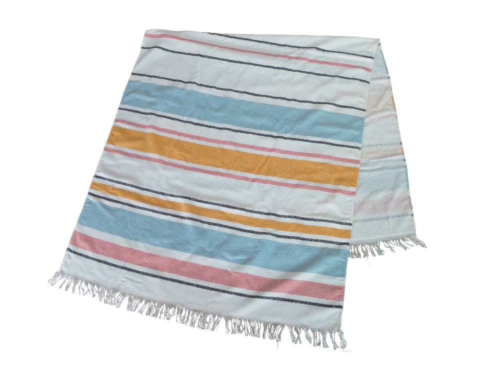 Single sided looped fringe beach towel