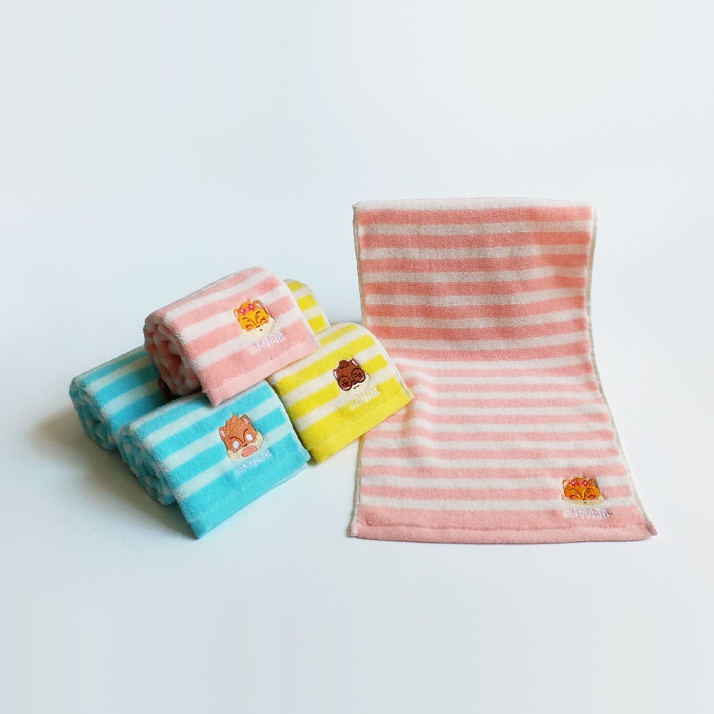 Three Squirrels, 3-Colors Candy Towel